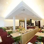 Pentahotel فندق 4*