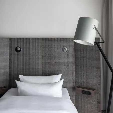 Pentahotel فندق