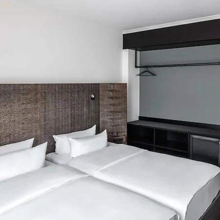 Pentahotel فندق