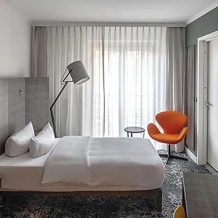 Pentahotel فندق