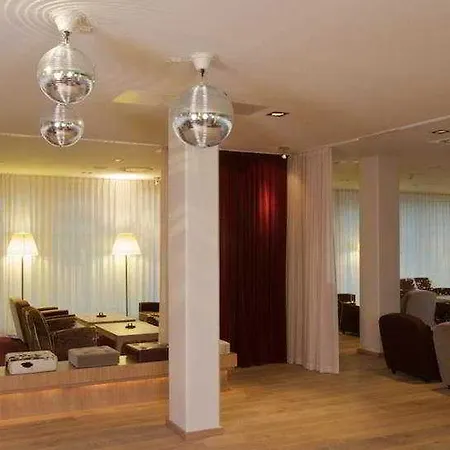Pentahotel فندق