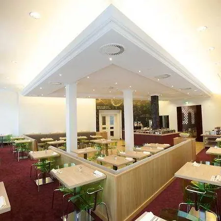 Pentahotel Hotel 4*