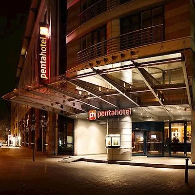 Отель Pentahotel 4*