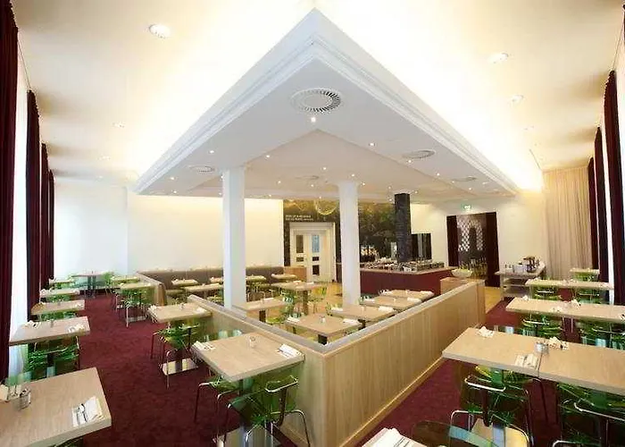 Pentahotel Отель 4*